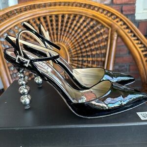 NWT Badgley Mischka Indie II Ankle Strap Embellished High Heel Pumps